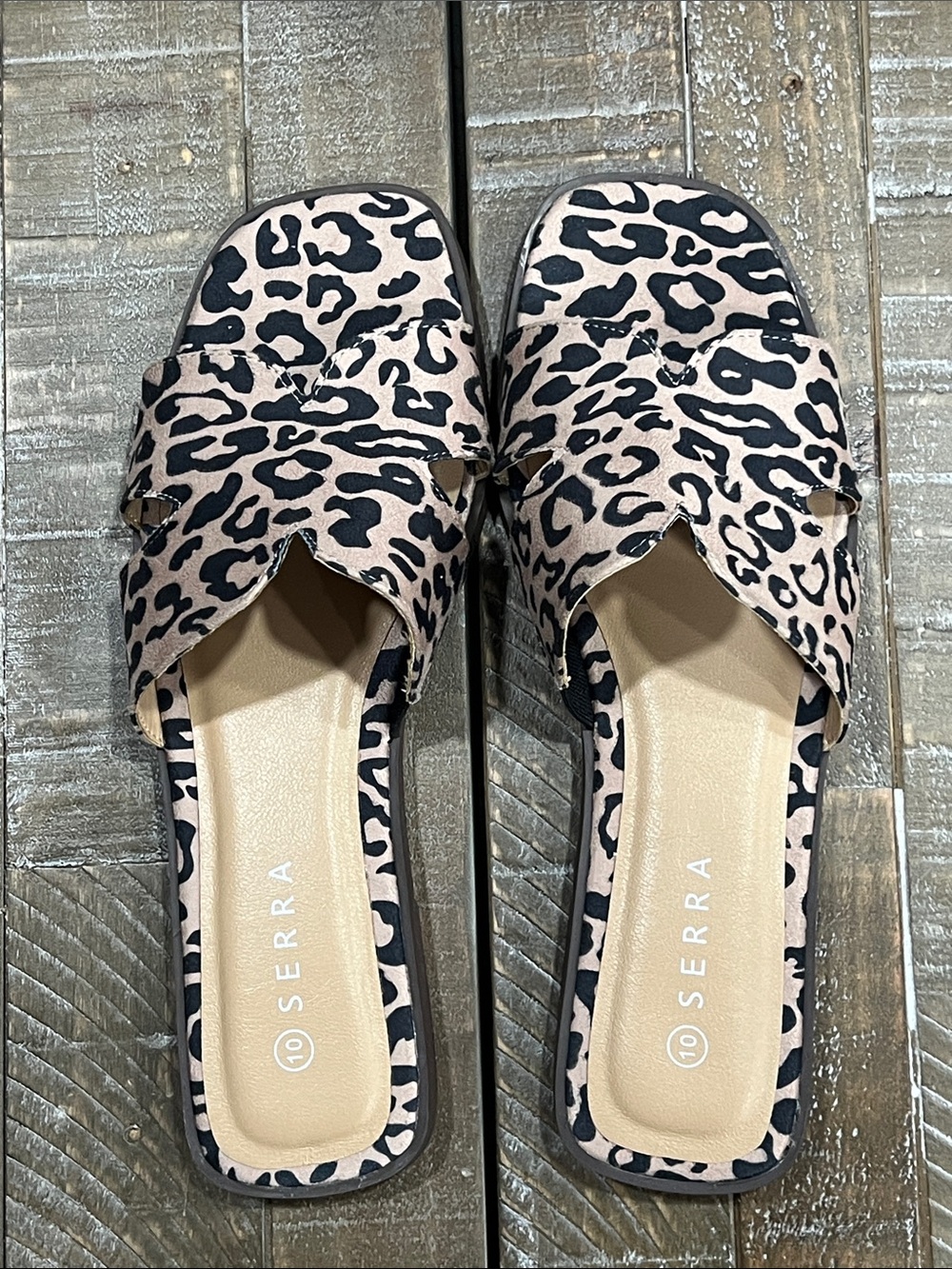 Serra Leopard-Print Slip-On Mules in Beige and Black- never worn